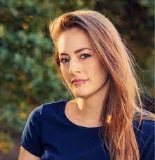 Florence Stump's Instagram, Twitter & Facebook