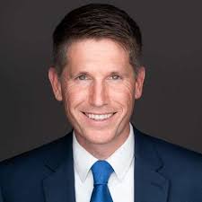 Steven Howe's Instagram, Twitter & Facebook