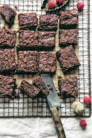 These Five Ingredient Nutella Brownies Are Made Without Sugar And Require Only 15 Minutes Of Effort Nutella Ingredients Nutella Recipes Easy Nutella Desserts