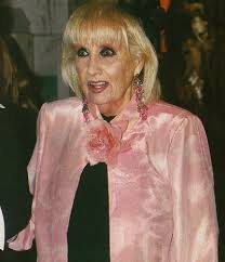 Mirtha legrand está enfrentando el duelo por la muerte de su hermana gemela con un profundo pesar, en medio de la cuarentena obligatoria que le impidió ir a despedir a su querida goldy. Goldie La Hermana De Mirtha Legrand