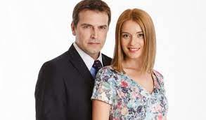 Acqua genovese (pentru el), tuberoze & iasomie, liliac, orhidee neagră, gardenia & mosc, lăcrămioară! Diana Dumitrescu O Mama Tanara In Noua Telenovela De La Acasa Ele Ro