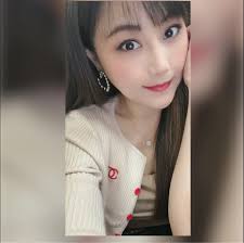 曉琪- 穿著中華隊的球衣，手拿林昱珉的簽名球….中華隊紅不讓￼ 加油 