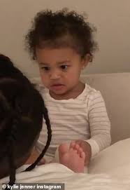 Kylie jenner's baby daughter, stormi webster, hasn't been on this earth for very long, but the world is already so obsessed with her. Kylie Jenner Cradles Stormi And Her Iphone In An Invisible Delivery Room Fr24 News English
