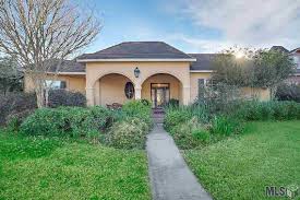 18673 Mossy Oak Ct Prairieville La 70769 Home For Sale And Real Estate Listing Realtor Com Building A House House Styles Real Estate Listings