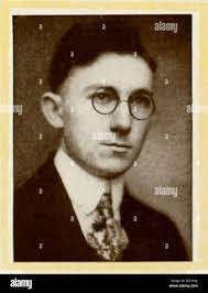 Dixie Ayers's Instagram, Twitter & Facebook