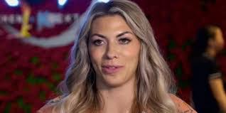 Kim Canales's Instagram, Twitter & Facebook