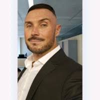 20+ perfiles de «Oliver Vega»