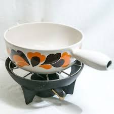 Le Creuset Service Fondue Savoyarde Modele Paon Service A Fondue Le Creuset Et Fondue