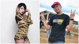 Buku mimpi memang menjadi hal yang penting dalam togel. Bobby Tria Sanjaya Inilah Sosok Yang Membeli Celana Dalam Bekas Dinar Candy Seharga Rp 50 Juta Tribunnews Com Mobile
