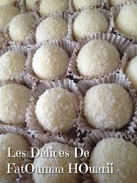 Boule Noix De Coco Ultra Fondante Coeur Kinder Les Delices De Fatoumaa Houariii Carnet De Recettes Alimentation Gateaux Et Desserts Et Gateau Sans Cuisson