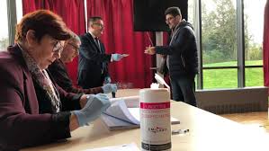 Les élections législatives françaises de 1951 se déroulent le 17 juin. Premier Tour Des Elections Une Participation En Legere Baisse A La Mi Journee Dans L Aisne