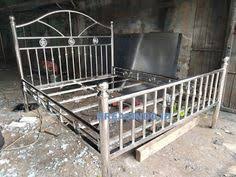Tempat tidur kayu memiliki beberapa keunggulan dibandingkan material lain. 25 Ide Ranjang Di 2021 Keranjang Keranjang Besi Minimalis