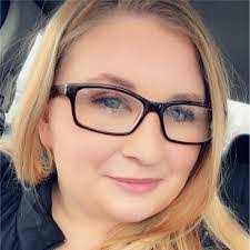 Lynnae Johnson's Instagram, Twitter & Facebook