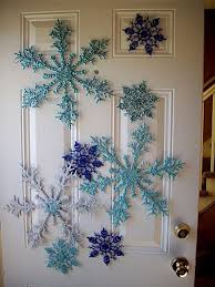 Three dimensional paper snowflakes look magnificent hanging in a window or on a wall. 50 Creative Christmas Snowflake Decorating Ideas