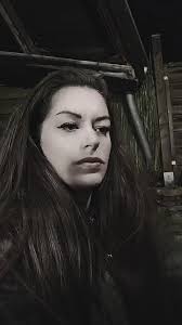 Notre dernier album au Cambodge ! Merci à Pierre pour la photo 😀 Et vous,  dans quelle région/pays avez-vous reçu "Anywhere Far Away" ? 🙂 Vous pouvez  toujours le commander dédicacé sur