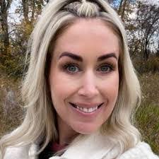 Michelle Goyer's Instagram, Twitter & Facebook