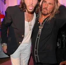 Auch beruflich läuft es für gil so gut wie schon lange nicht mehr. The Voice Of Germany Ofarim Sohn Gil Will Sein Comeback Starten Welt