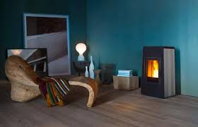 The comfortbilt pellet stove features a beautiful design with a bay window that mixes both modern and industrial aesthetics. Natural Convection Pellet Stoves Yourfire