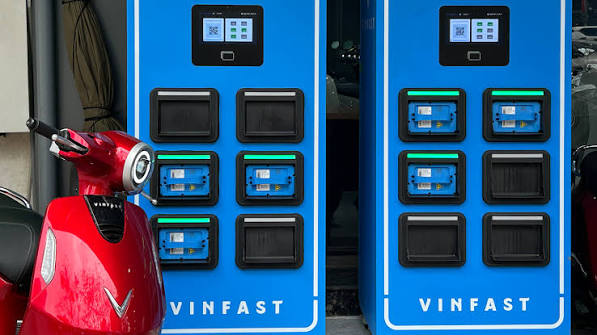 So sánh VinFast Evo đổi pin và Evo Grand