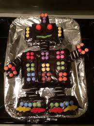 Gateau D Anniversaire Robot Elodie Casula My Blog Gateau Rigolo Idee Gateau Gateau Anniversaire