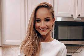 Men's on vimeo, the home for high quality videos and the people who love them. A Magyar Szepsegkiralynonek Es Ferjenek Par Honapot Josoltak Mar 10 Eve Boldogok Egyutt Hazai Sztar Femina