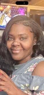 Carolyn Putman's Instagram, Twitter & Facebook