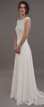 Maybe you would like to learn more about one of these? Gefunden Bei Happy Brautmoden Brautkleid Elegant Elegantes Brautkleid Lilurose Spitze Spitzenkleid Edel El Brautmode Brautkleid Schlicht Kleider Hochzeit
