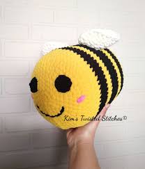 These appliqués, accessories and amigurumi all feature the monkey. Kim S Twisted Stitches Home Facebook
