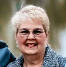 What motel or hotel in Gatlinburg is recommended for a 71 year old single  woman?