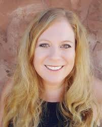 Carrie Diggs's Instagram, Twitter & Facebook