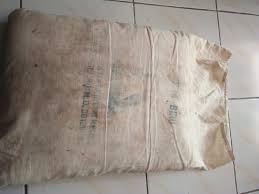 Bantal dan guling merupakan sahabat terdekat manusia saat ini, siapapun pasti membutuhkan bantal dan guling untuk menemani tidurnya. Penjual Bantal Kapuk Jadul Kapukjadul Twitter