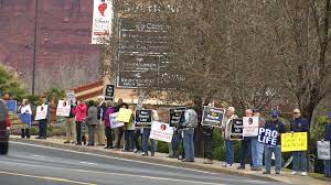 Protesters Demonstrate In Front Of Planned Parenthood In Support Of 40 Days 4 Life St George News