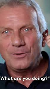 When Joe Montana used the sideline phone to call his wife 🤣