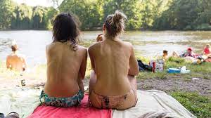 Oben ohne im freibad können sie darüber hinaus gefahrlos sein, wenn sie schutz hinter einem sonnenschirm oder einem windschutz suchen. Oben Ohne Warum Gleichberechtigung In Deutschland Bei Deinem Nackten Oberkorper Aufhort