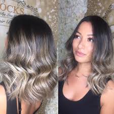 Start applying the black dye. Updated 40 Dark Roots Blonde Hair Ideas August 2020