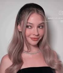 Madelyn Clune Assistant