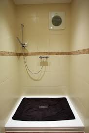 Pin By Vanessa Raymond On Beautiful Hair And Salons Tanning Room Spray Tan Room Tanning Bed