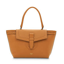 La marque lancel réinterprète son sac premier flirt, mythique et intemporel avec son allure jeune, mode et féminine. Sac Porte Epaule Lancel Site Officiel