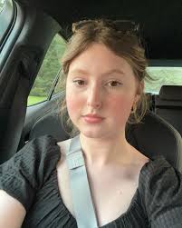 I may not have gone to Florida for spring break but I did go to Barnes and  noble which dare I say is better I'm my opinion. I had a hot date