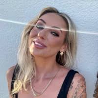 60+ "Bella Dean" profiles