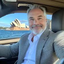 He visitado tu perfil 50 veces. ¡Hola! 💞🌺🌺🌺 ¿Cómo estás? ¿Todo bien? Si  tienes tiempo para mí, por favor, 🥺 responde. Te he enviado muchos  mensajes, pero aún no he recibido respuesta.