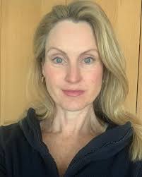 Lori Romero's Instagram, Twitter & Facebook