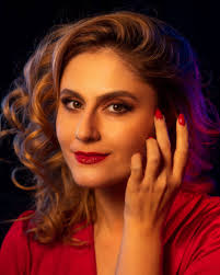 Diana Lamar's Instagram, Twitter & Facebook