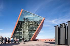Some of the most famous large items in the museum include a v2 flying bomb and germany's first submarine. Museum Of The Second World War Studio Architektoniczne Kwadrat Archdaily