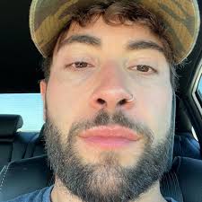 Post by Omar Ben Saida (@omarbensaida) • Collective gay friends app