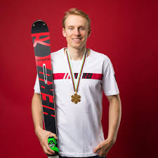 Zwar wird marcel hirscher in kranjska gora nur sechster, doch den gesamtweltcup hat er in der tasche. Henrik Kristoffersen On Twitter Super Happy To Announce Another 3 Years Together With Rossignol 1907 Anotherbestday Bandofheroes That Will Make It 18 Years Together I Think Https T Co 9rrvrtczm4