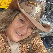 Tanya Combs's Instagram, Twitter & Facebook