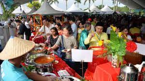 Have a great raya celebration! Thousands Throng Seri Perdana For Pm S Hari Raya Open House Updated
