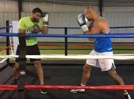 Dzięki zwycięstwu przez nokaut, nowym pretendentem do pasa mistrza świata wbc bridgerweight został reprezentant stali rzeszów. Artur Szpilka Po Treningu Gra W Szachy Zaskakujaca Rozrywka Boksera
