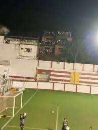 Atualmente disputa a elite do campeonato mineiro e em 2015 disputou pela 1ª vez em sua história a série c do. Antes E Depois Aglomeracao De Torcedores Durante Jogo Do Vasco Viraliza Nas Redes Nd